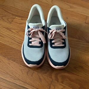 Kizik Womens Slip-On Sneakers in Navy, White & Blush